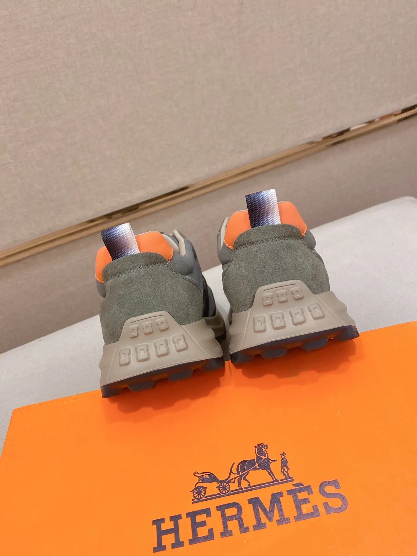 Men's clothing and shoes💰: 440💰《HERMES》【Classic Original Version】Hermès; Top 🔝 Purchasing Agency 🔍🔍Latest 🇺🇸Sold simultaneously at counters, original imported from Italy ▲▲ suede cowhide Equipped with breathable mesh ▲▲Exquisite workmanship (breathable mesh imported from Italy) sole: original sole provided by the original factory, ⚠️exclusive double-layer activity·TPR·rubber·combined molded outsole; Code number: 38-44